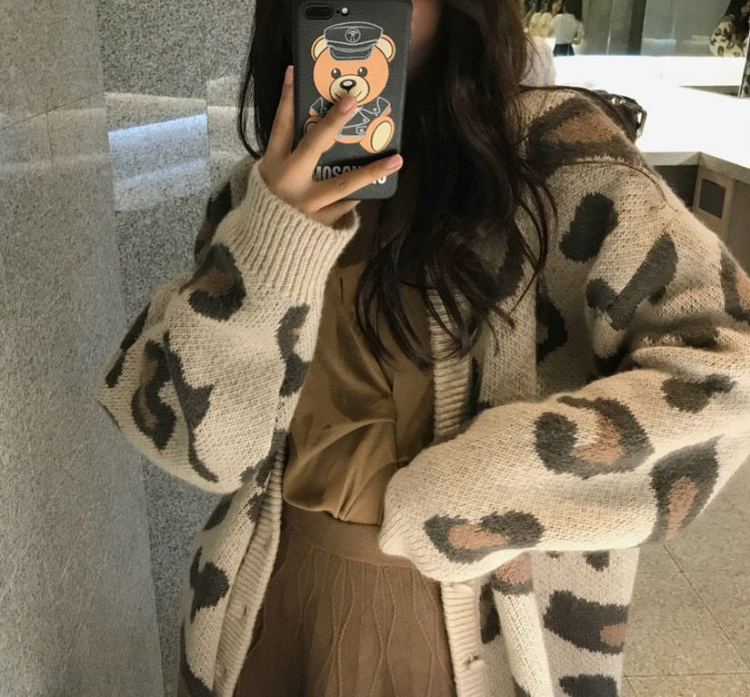 Vネックヒョウ柄セーター🐆